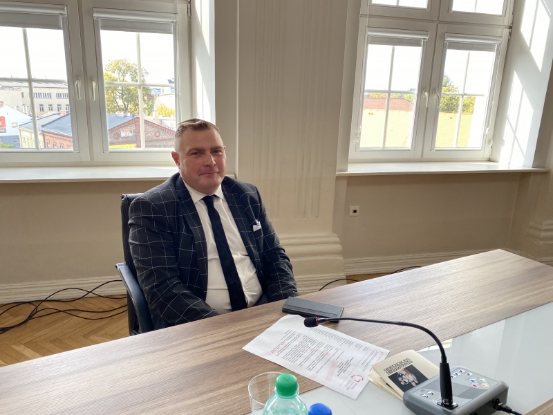 AF8BFE45-6CC9-4D8F-9680-2D760E0B0305