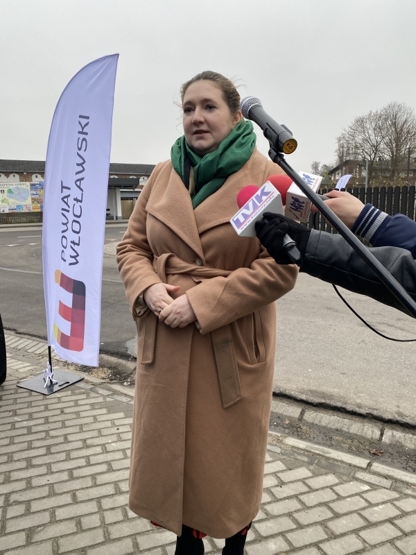 D2B098B3-3C9D-4001-90C1-74CC621BAC2E