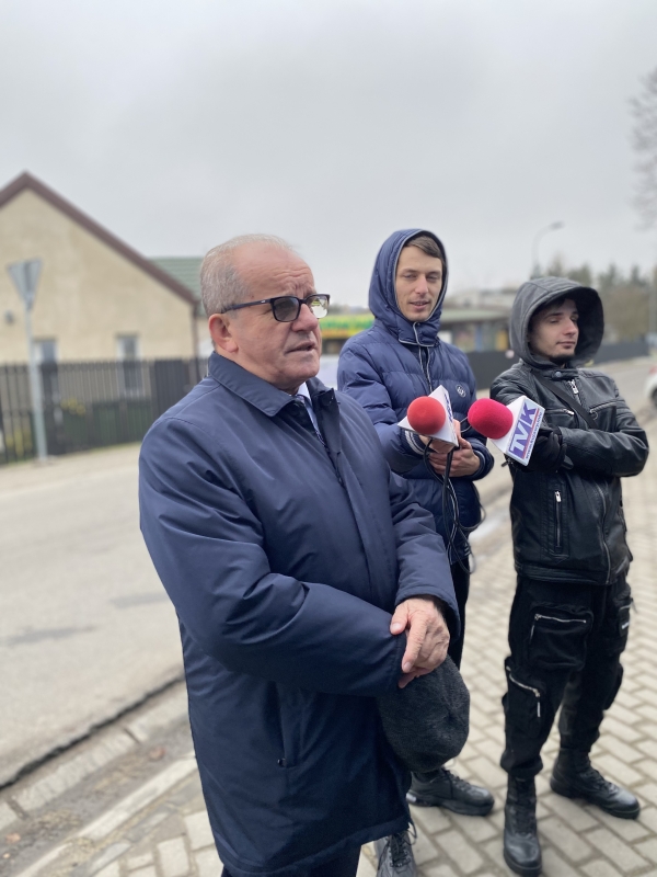 4F4EC36F-32C1-4423-A226-EF0761DFF4E0